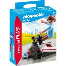Figurina Figurines - Skateboarder Cu Rampa