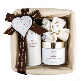 Set cadou baylis   harding la maison creme brulee   cocoa small basket set - sapun lichid de corp 300ml, unt de corp 250ml, burete de baie