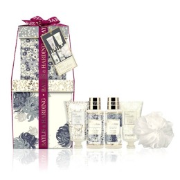 Set Cadou Baylis & Harding Floral Collection Mini Stack Set - Gel de Dus 100ml, Crema de Dus 100ml, Lotiune de Corp 50ml, Crema de Corp 50ml, Cristale de Baie 25g, Burete de Baie