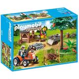 Playmobil Country - Depozit de cherestea dotat cu tractor pentru transport.
