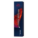 Vopsea Crema Permanenta - Wella Professionals Koleston Perfect ME+ Vibrant Reds, nuanta 6/45 Blond Inchis Intens Rosu Mahon