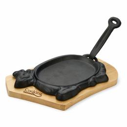 Platou servire COW Heinner 28x16cm, fonta pura cu maner detasabil si baza din lemn