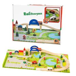 Circuit din lemn rail overpass cu masinute, pietoni, semne de circulatie si decor puzzle