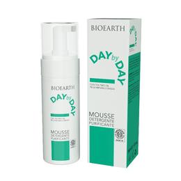 Spuma de curatare pentru ten gras si impur day by day bioearth, 150 ml