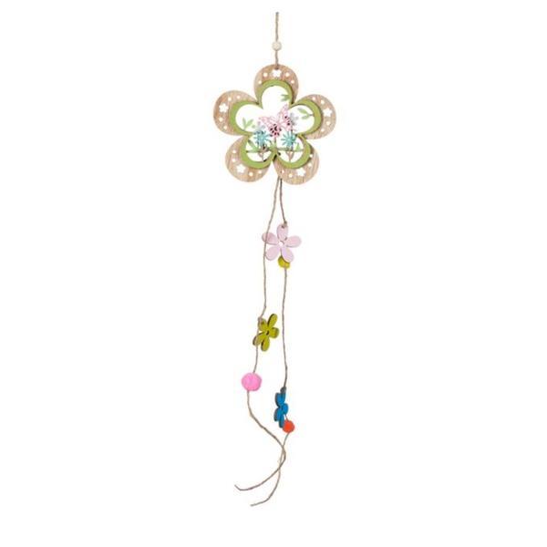 Decoratiune suspendabila tip pandantiv din lemn, pentru paste si primavara, decupaj in forma de floare, design cu fluturas, floricele si pom pom atarnate, lungime 55 cm