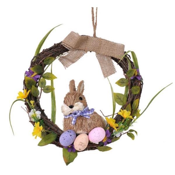 Decoratiune suspendabila tip coronita pentru paste si primavara, impodobita cu iepuras 3d, oua vopsite, flori multicolor si verdeata, 25 cm - topi toy