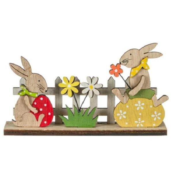 Figurina decor pentru masa de paste, iepurasi, oua colorate, flori de primavara, iarba, gard, inaltime 8.5 cm