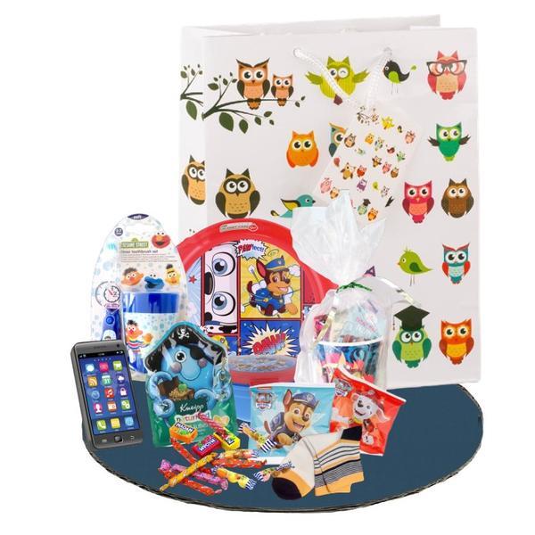 Set cadou pentru copii, farfurie + cutie gustari + perie dinti + spuma baie 40ml + sosete + pahar dulciuri 42g + ciocolata 30g + biscuiti 2x14g paw patrol