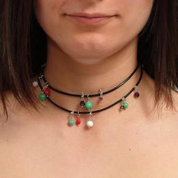 Bratara ganelli multifunctionala pentru mana, glezna sau colier choker, din piele naturala neagra si pietre semipretioase coral rosu si alb, jad mashan, cristal helix