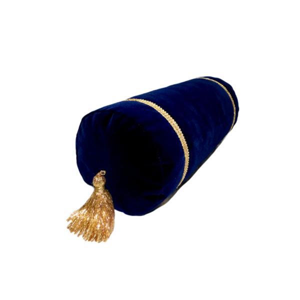perna-decorativa-cilindrica-bleumarin-inchis-din-catifea-si-auriu-40-cm-x-18-cm-zalnok-1.jpg