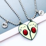 set-2-lantisoare-de-culoare-argintie-cu-pandantiv-in-forma-de-inima-avocado-3.jpg