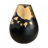 Vaza din ceramica neagra decorata cu foita de aur, unicat