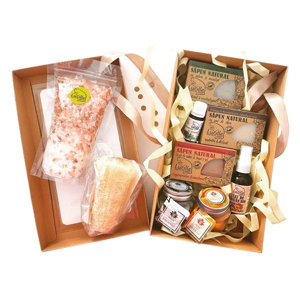 Set cosmetice Lucille -3 sapunuri naturale 3x70g, 1 ulei cosmetic bio de argan 1x30ml, 1ulei esential 1x10ml, 2 lumanari parfumate 2x28g, 1 burete lufa 1x10g, 1 mix sare de baie 1x 450g image0