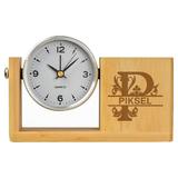ceas-de-birou-din-aluminiu-si-suport-pentru-pixuri-piksel-din-bambus-cu-nume-personalizat-3.jpg
