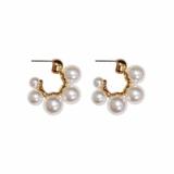 Cercei Bea, aurii, decorati cu perle - Colectia Universe of Pearls