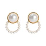 Cercei Erin, rotunzi, albi, cu montura aurie, decorati cu perle - Colectia Universe of Pearls