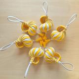 set-6-globuri-spirala-14-cm-lucrate-manual-culoare-galben-cu-alb-3.jpg